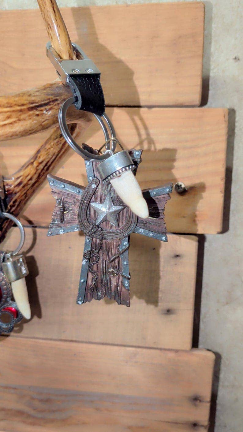 Genuine Louisiana Alligator Keychains – Tooth, Foot & Natural Curiosity Charms