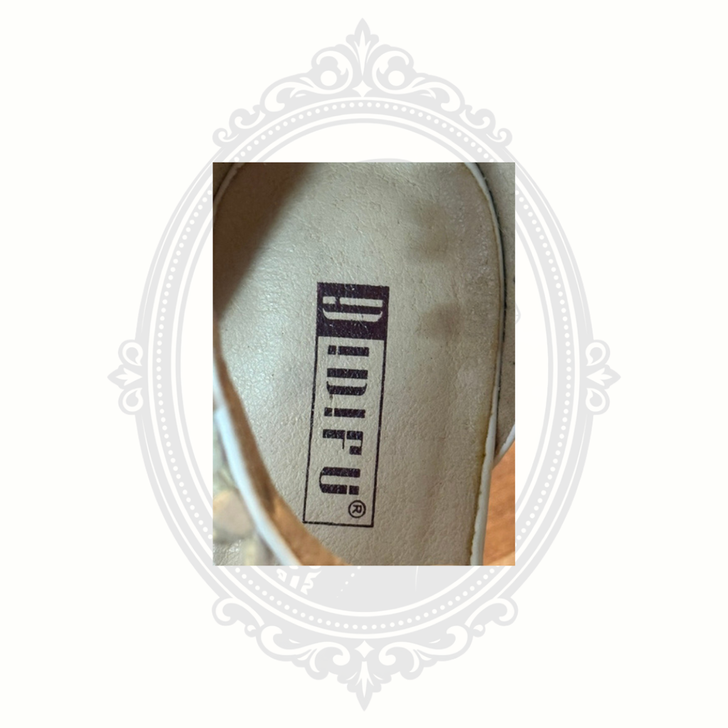 White DIDIFU bridal-style floral heels in women’s size 11 with faux leather finish and statement floral accents.