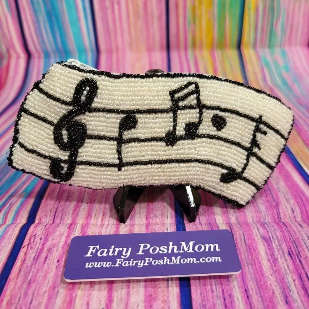 Vintage Hand-Beaded Musical Coin Purse – Treble Clef & Music Notes – c. 1950s