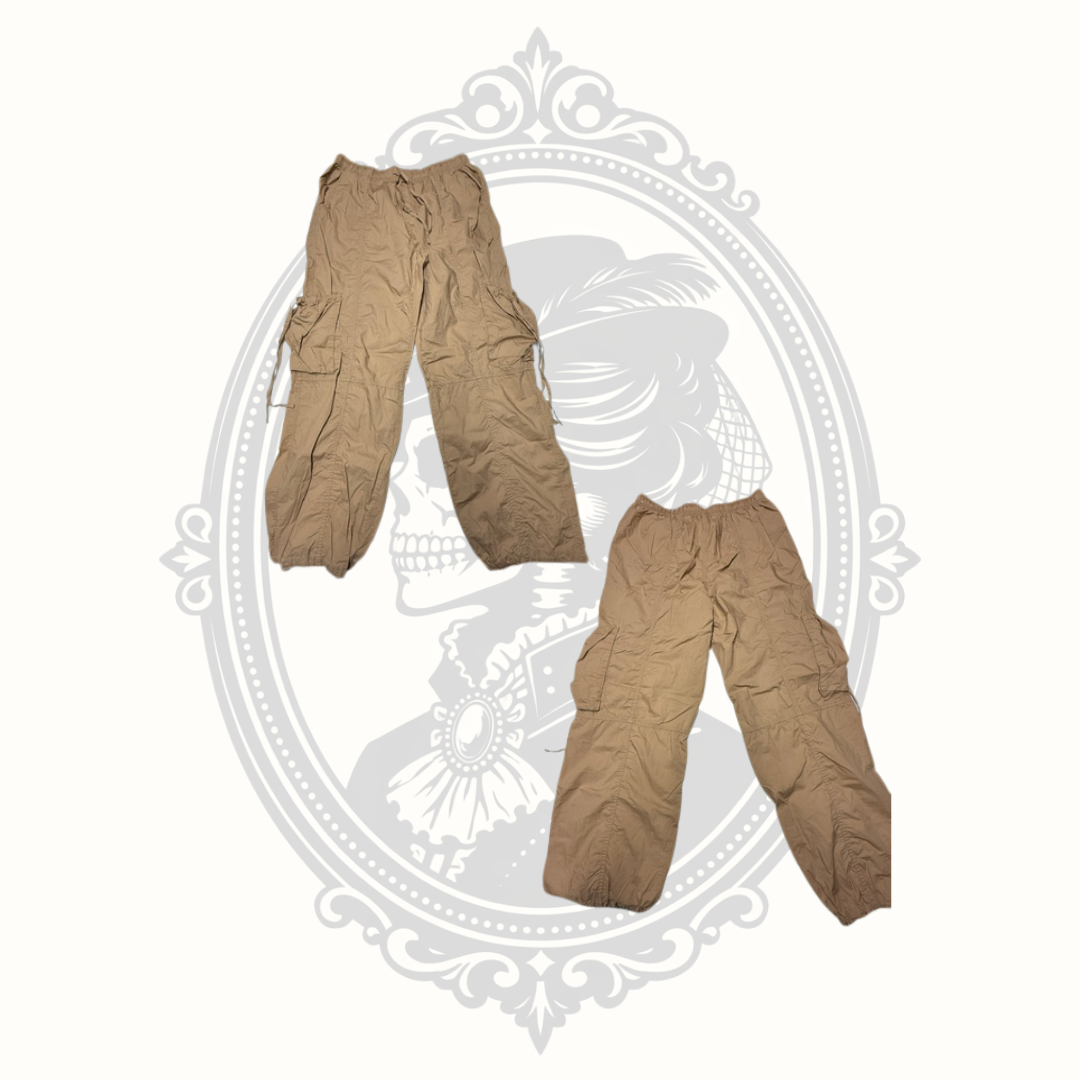 Abercrombie & Fitch Tan Cargo Pants – Women's Medium Regular
