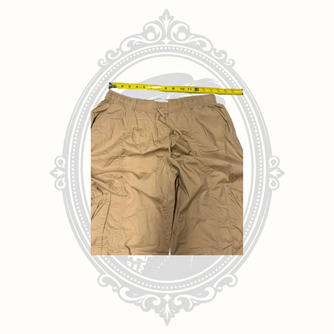 Abercrombie & Fitch Tan Cargo Pants – Women's Medium Regular