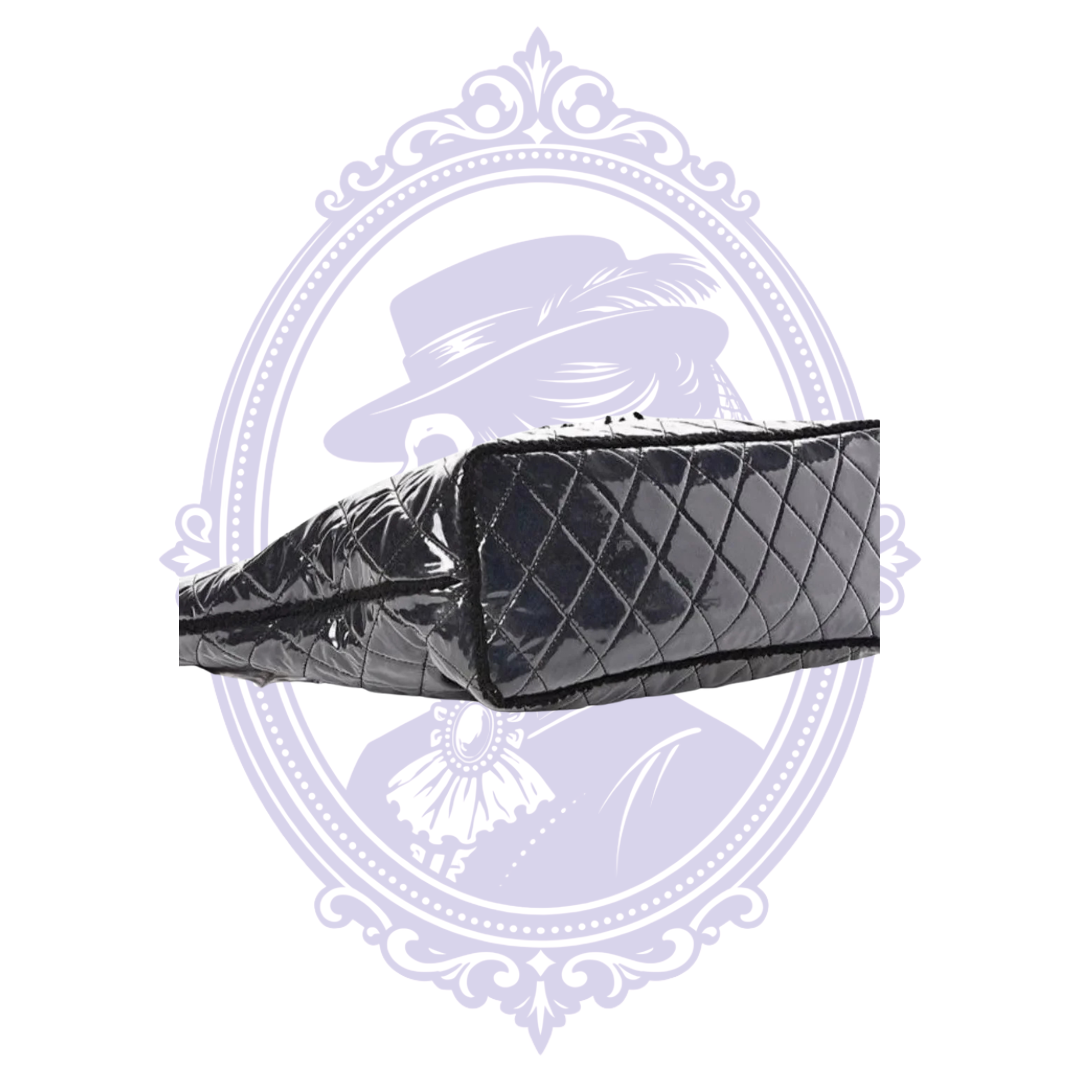 Chanel black Funny Tweed quilted vinyl tote – corner