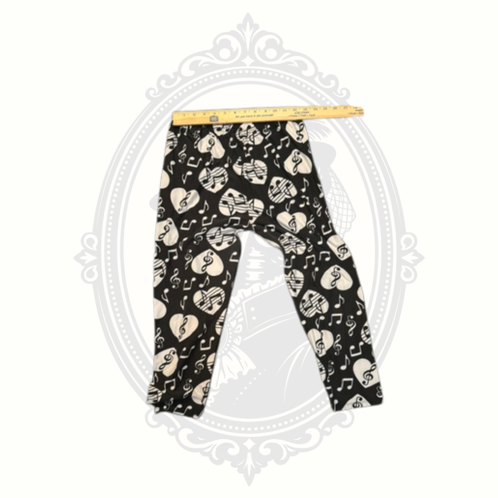 Black Music Note Heart Print Capri Leggings | Women's M/L Approx.