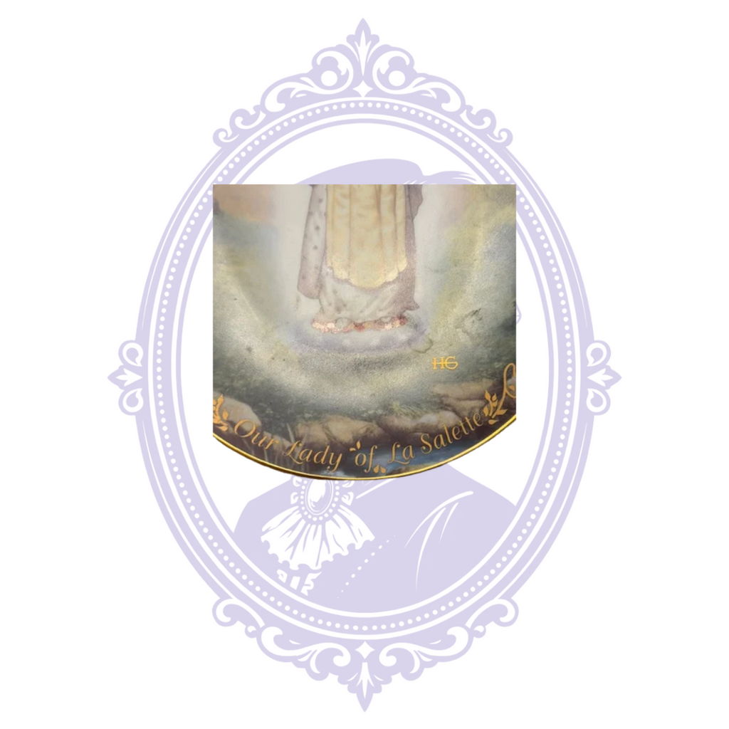 Close-up of Hector Garrido artwork and gold border