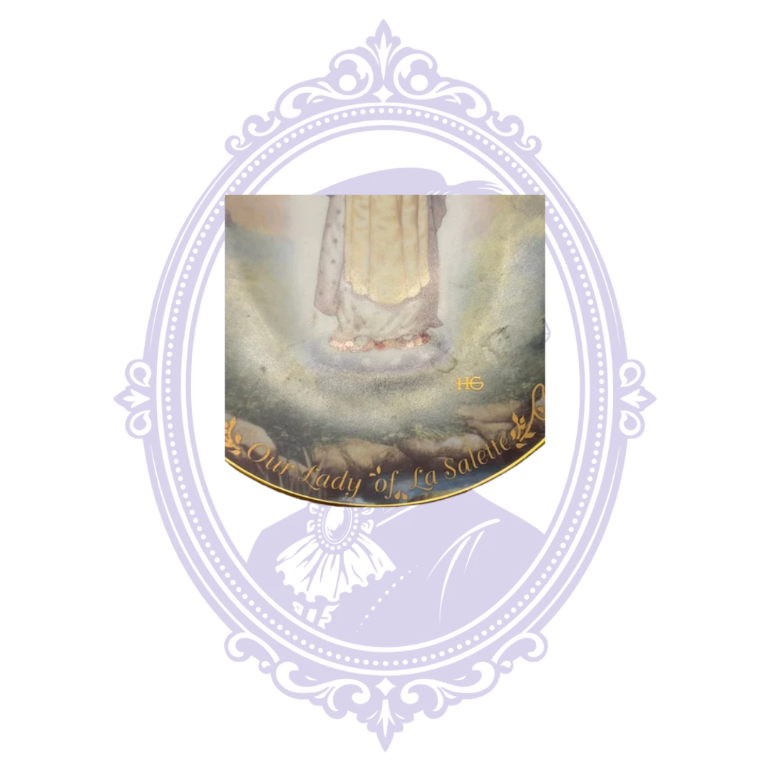 Close-up of Hector Garrido artwork and gold border