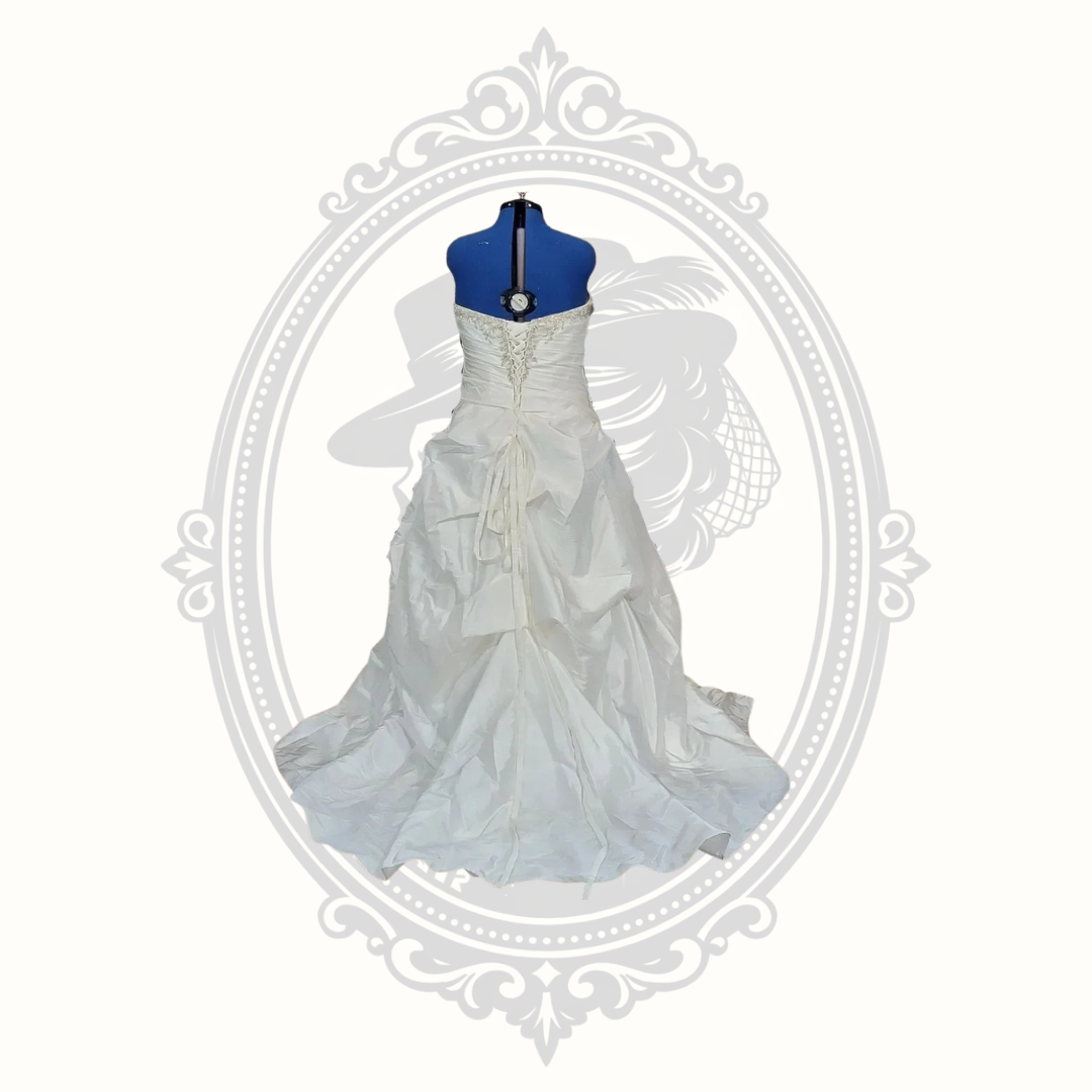 Private Collection Ivory Beaded Corset Wedding Gown – Size 20