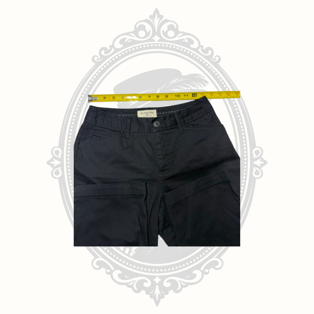 St. John's Bay Secretly Slender women's black mid-rise straight-leg capri pants in size 6 Petite made of 100% cotton.